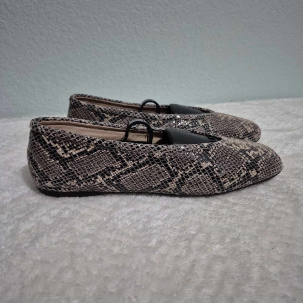 Snakeskin Patterned Women's Flats